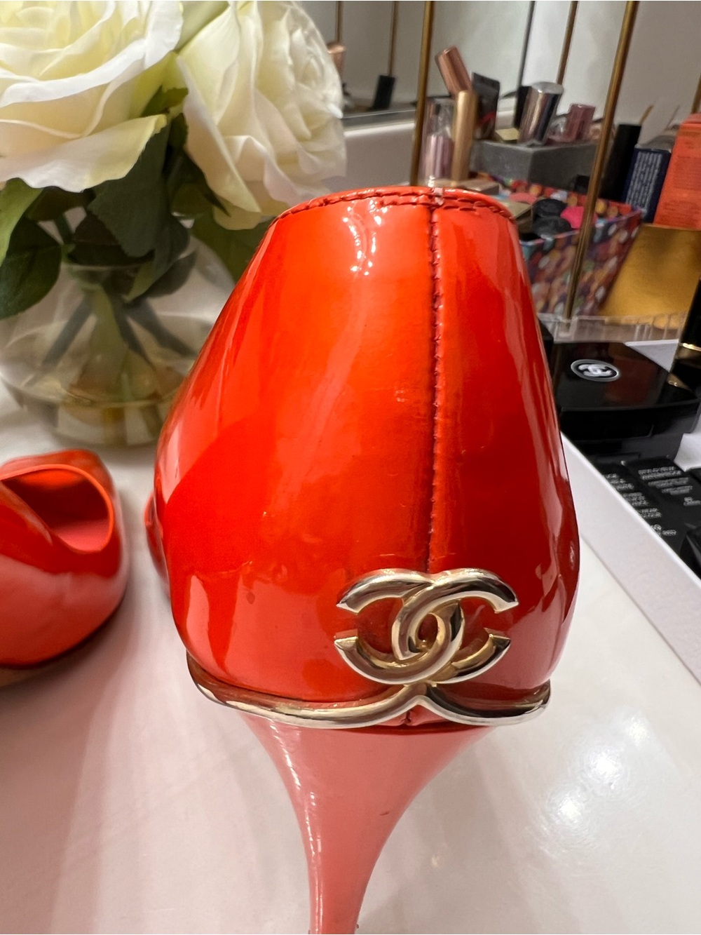 CHANEL Gorgeous Orange Patent Leather Stiletto Pumps with Gold CC Heel 39.5 - Picture 12 of 13
